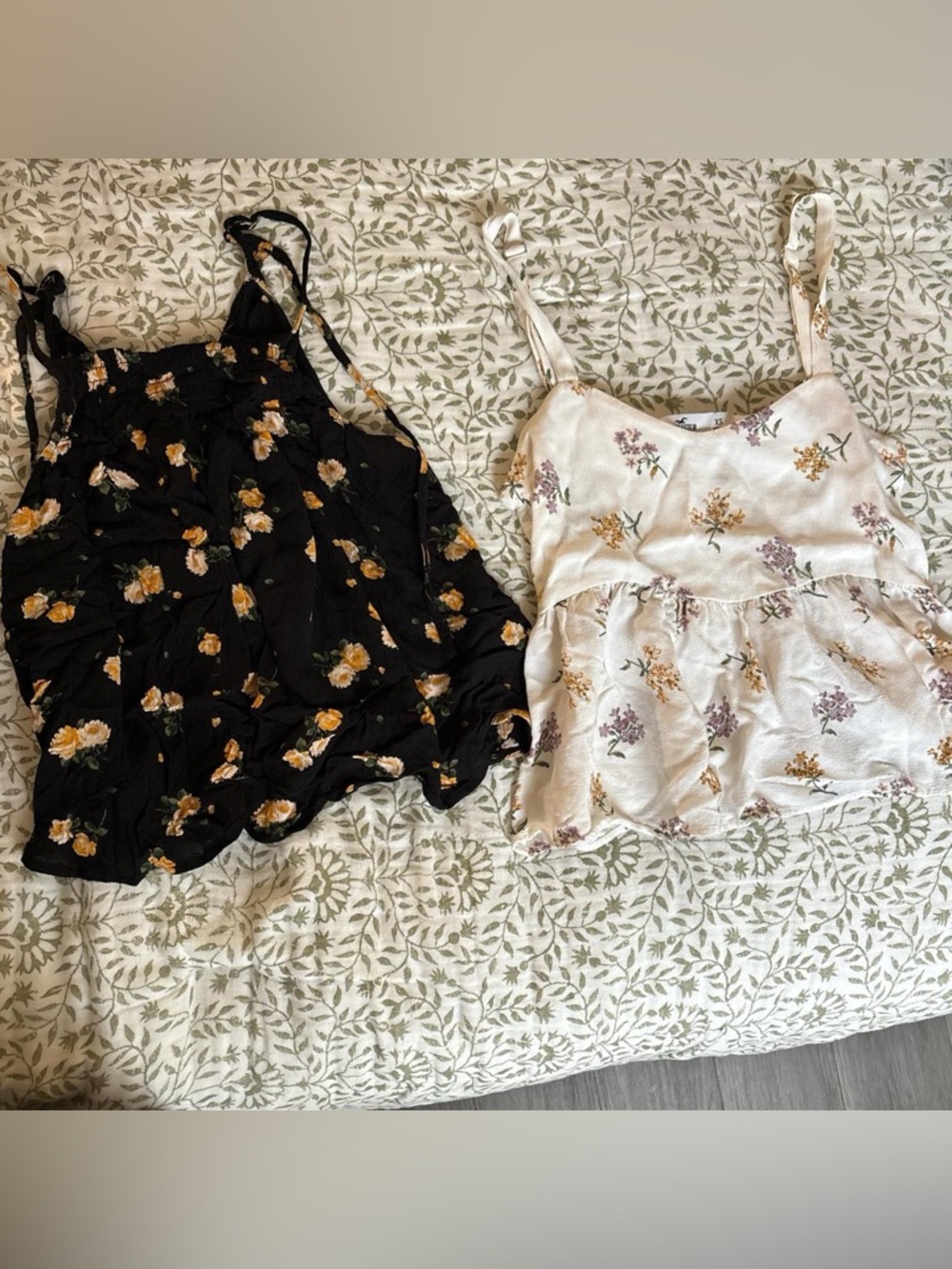 Set of 2 floral tank tops